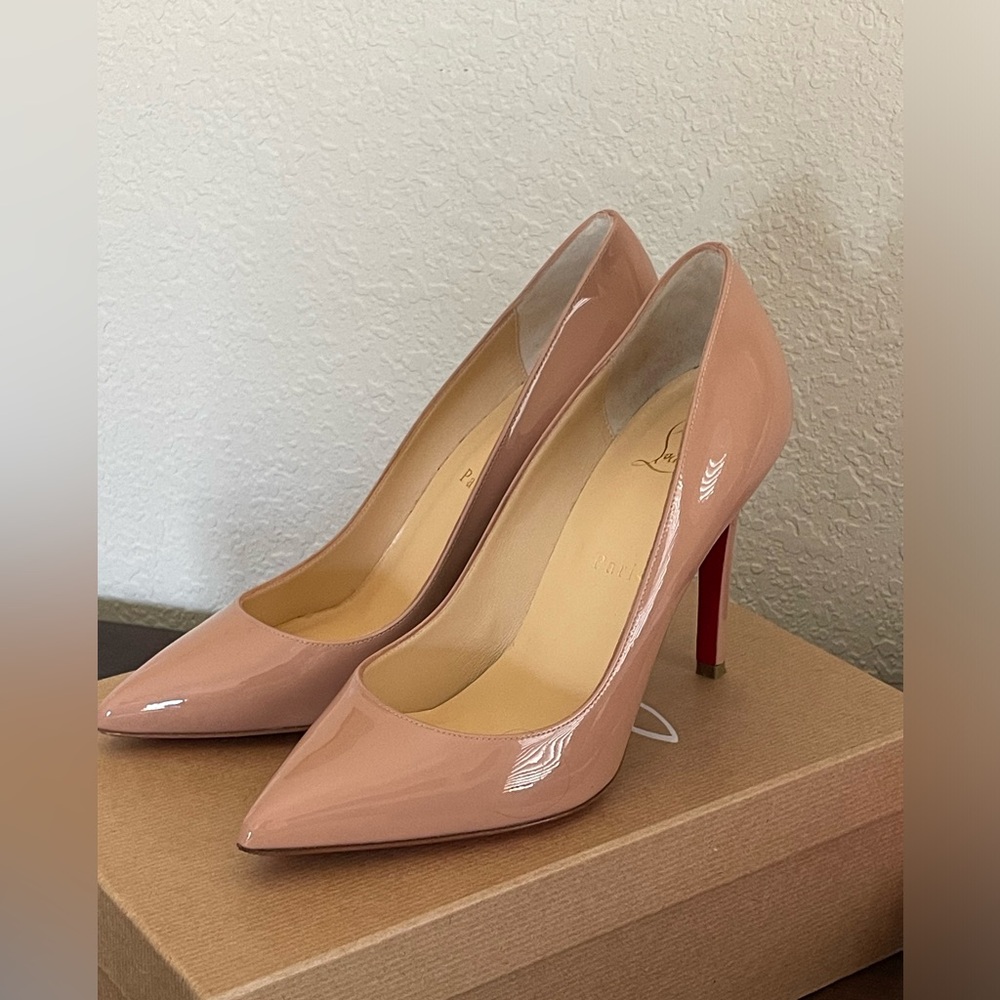 Nude patent pumps 37.5 Louboutin- worn once!